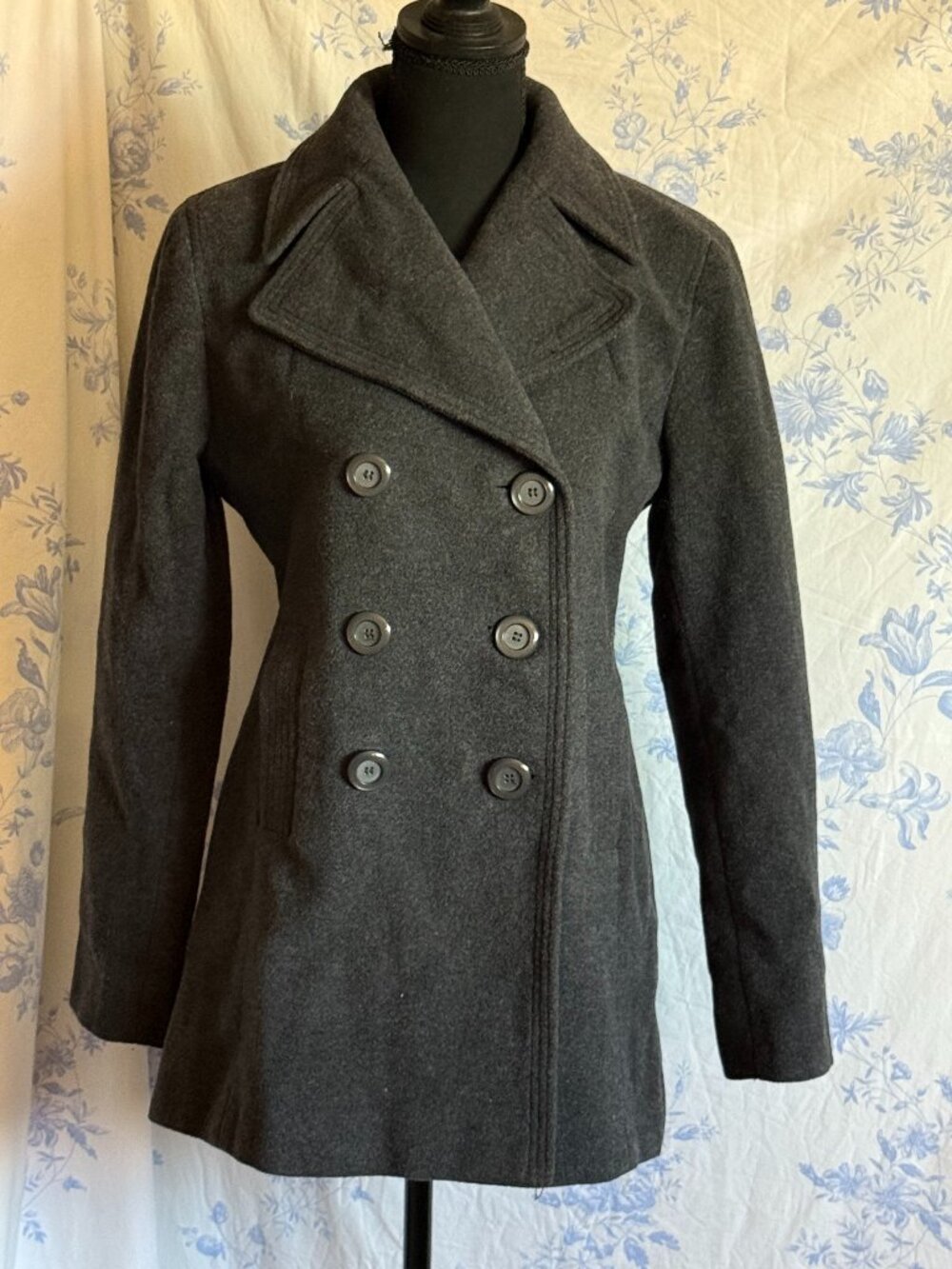 Kenneth Cole Reaction (Size 6) Charcoal Grey Wool Blend Double Breasted Peacoat